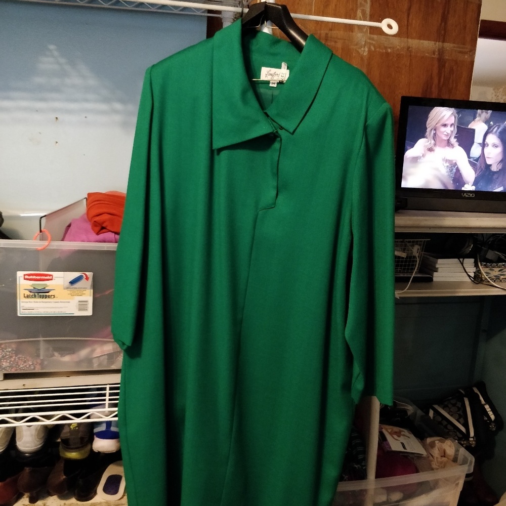 Beautiful emerald green plus size dress